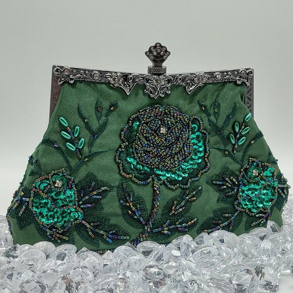 Vintage Floral Embroidered Clutch Handbag - Picture 3 of 8